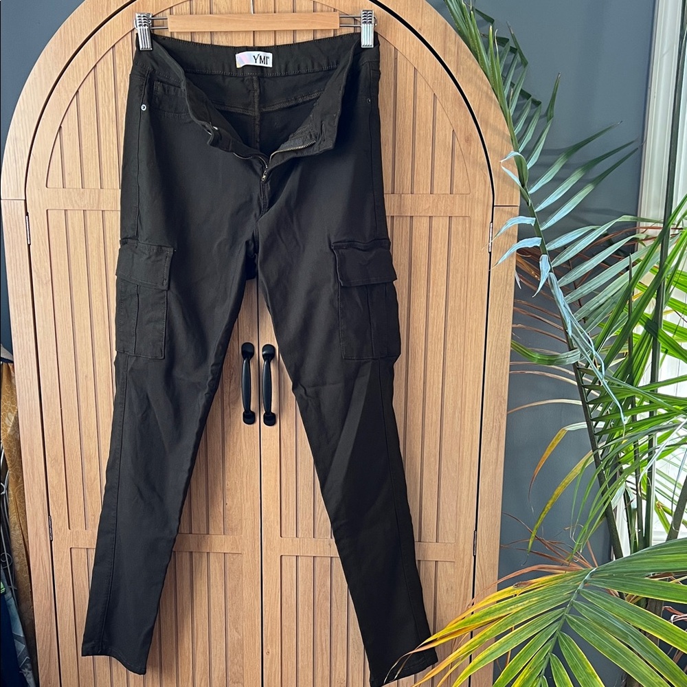 VM Black Cargo Pants for Men